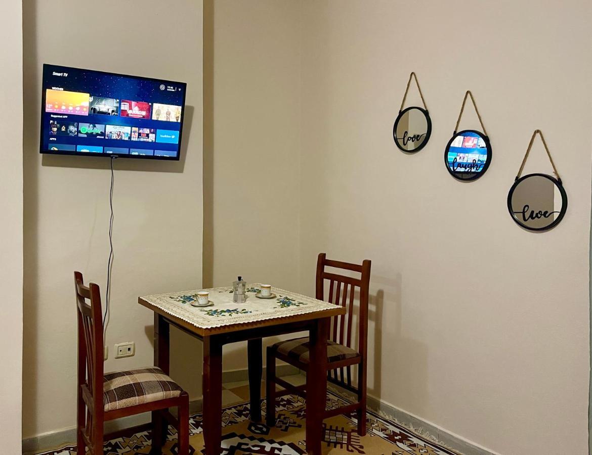 Lovely Studio Apartment Beachfront ดูร์เรส ภายนอก รูปภาพ